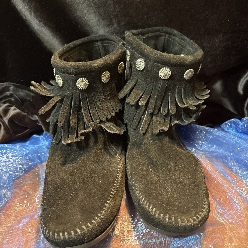 Minnetonka Black Suede Leather Woman's Fringe Moccasins Shoes Sz 6.5 - Picture 3 of 9